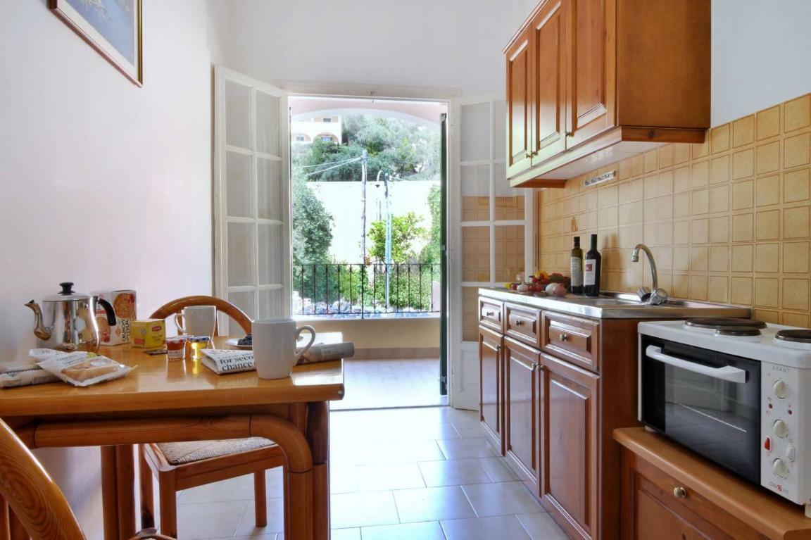 Dimitris Residence 1 カラミ エクステリア 写真
